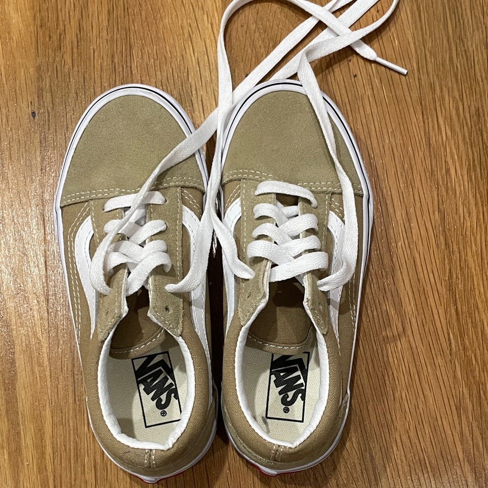 Vans Little Kids Old Skool Sneaker, Beige and White. (Worn only once!) - Picture 3 of 7